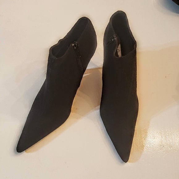 Qupid Black Suede Ankle Boots size 6 Pointed Toes - Picture 1 of 6